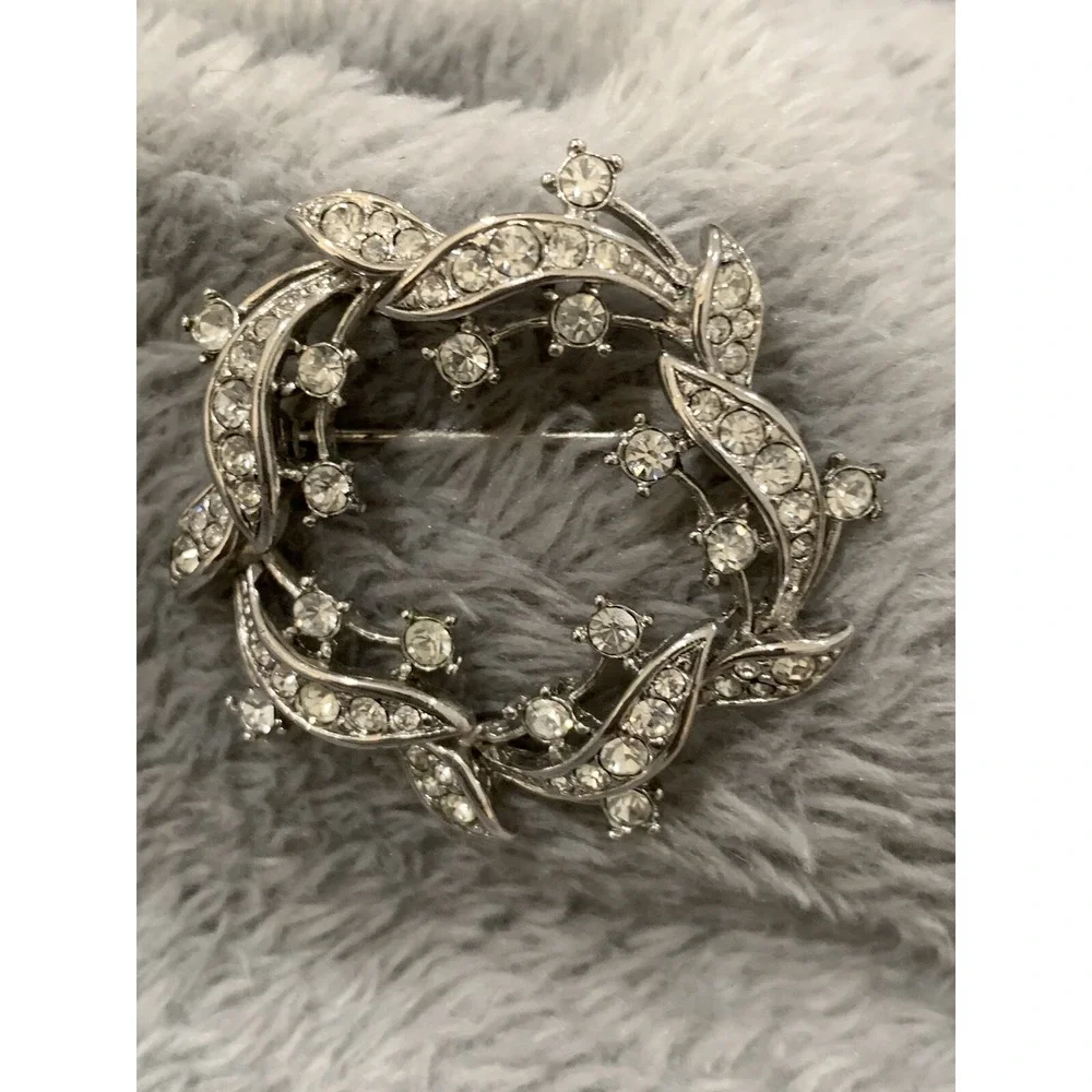 Vintage Attwood & Sawyer A&S Rhinestone Crystal Reef‎ Pin